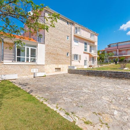 Awesome Apartment In Sveti Filip I Jakov W/ 1 Bedrooms Εξωτερικό φωτογραφία