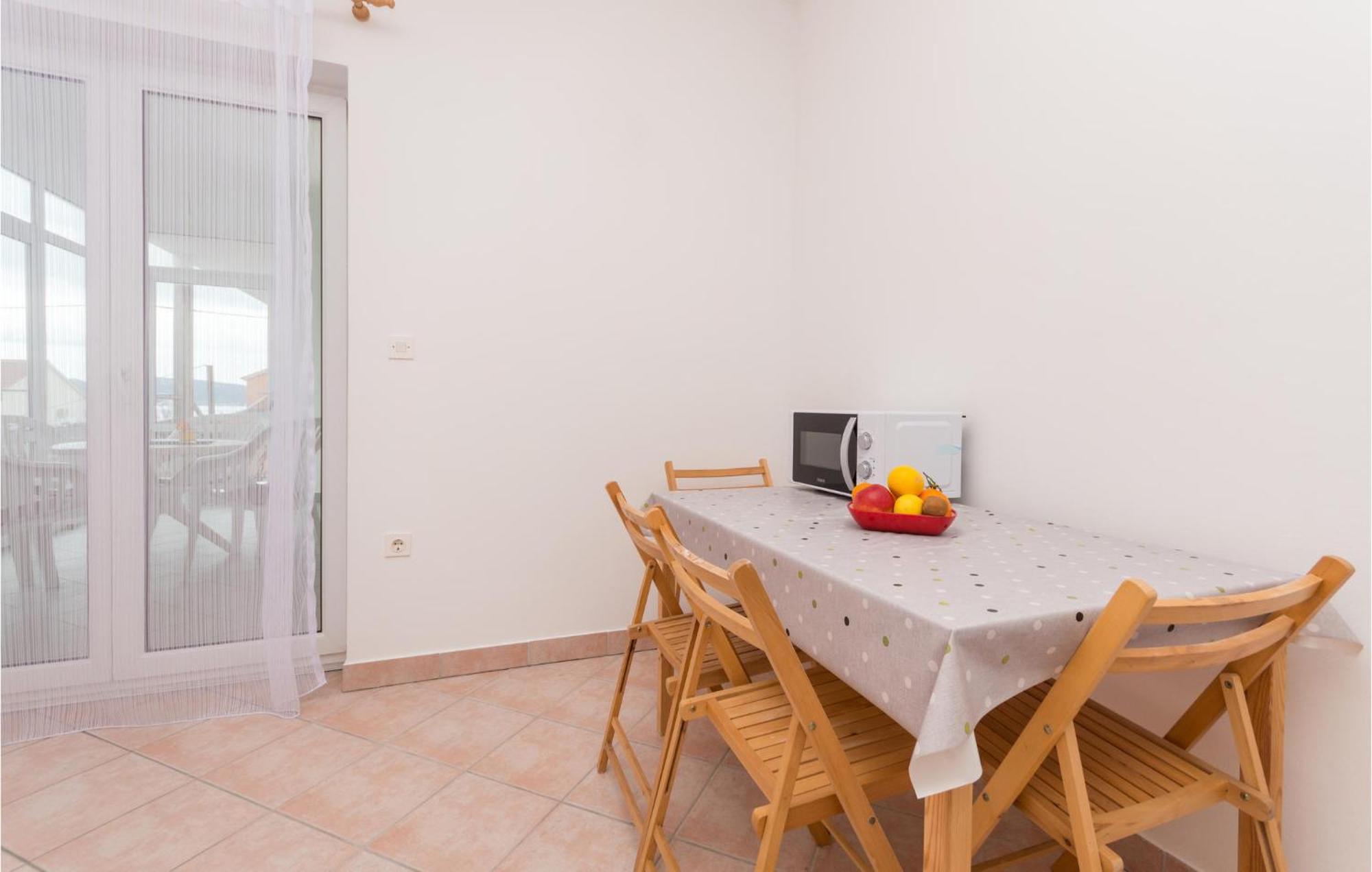 Awesome Apartment In Sveti Filip I Jakov W/ 1 Bedrooms Εξωτερικό φωτογραφία