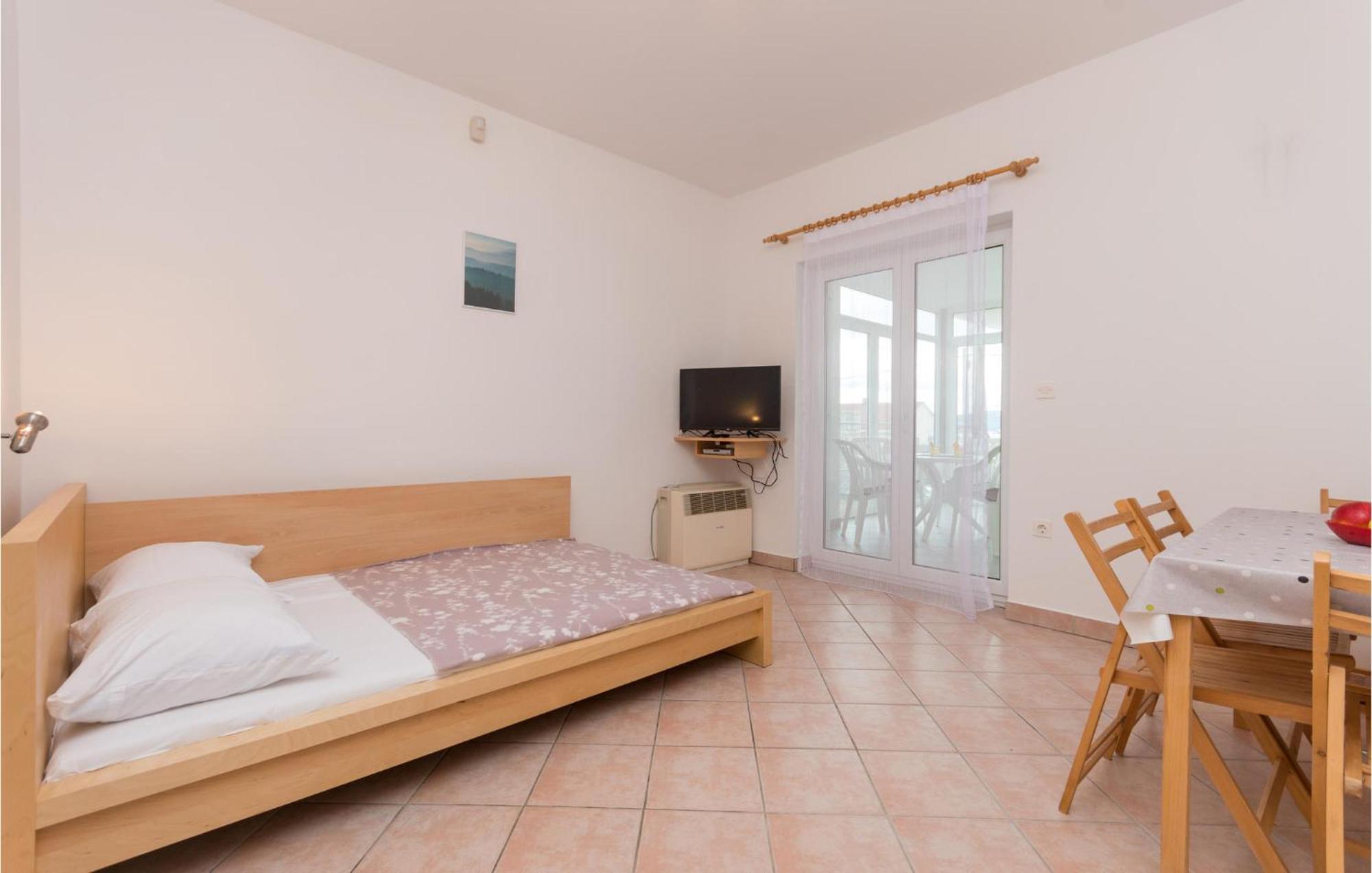 Awesome Apartment In Sveti Filip I Jakov W/ 1 Bedrooms Εξωτερικό φωτογραφία