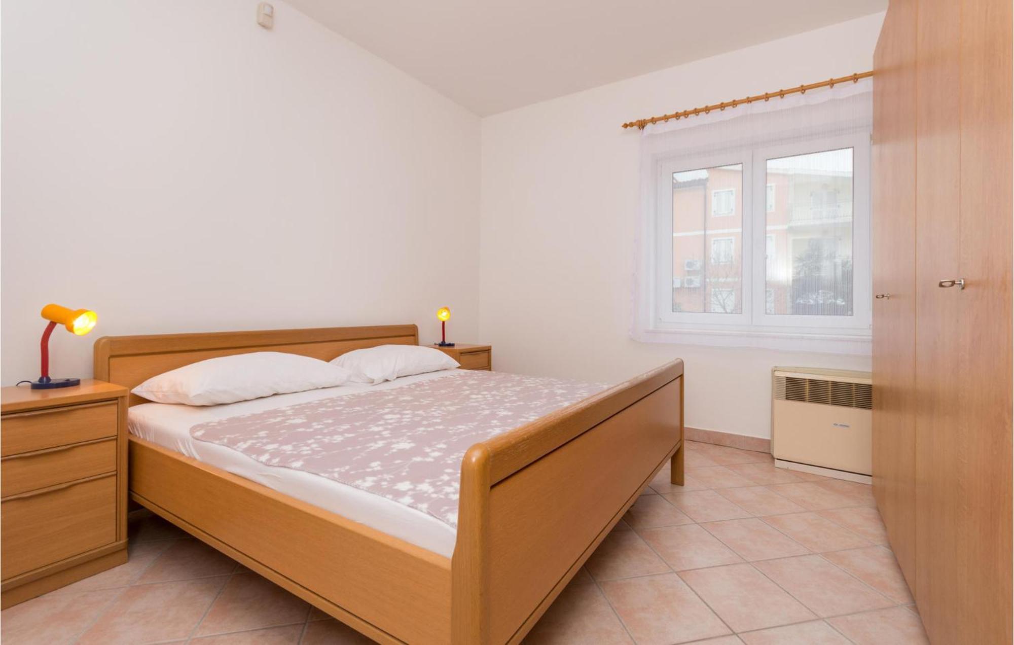 Awesome Apartment In Sveti Filip I Jakov W/ 1 Bedrooms Εξωτερικό φωτογραφία